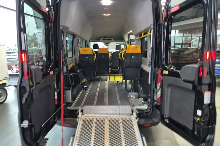 Transit Custom Ford Transit 2.0 TDCi / 9 miejsc / Rampa dla inwalidów zdjęcie 41