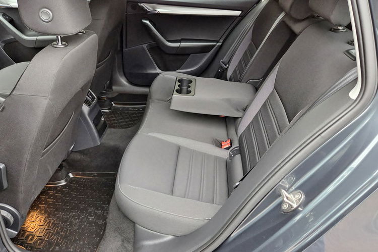 Skoda Octavia 1.6 TDI 115 KM, Ambition + pakiety Salon PL, serwis ASO, F.VAT23, leasing zdjęcie 16