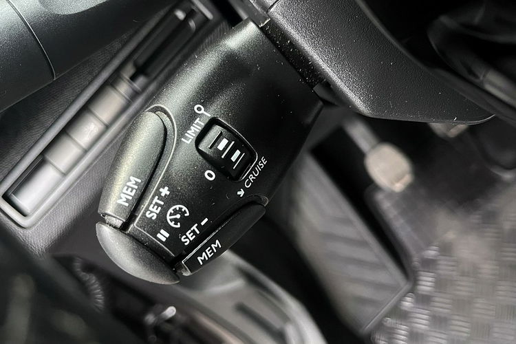 Peugeot 5008 2.0HDi EL.Dach+LED+7Osób TYLKO 97tys KM GWARANC 1wł Bezwyp Kraj F23% 4x2 zdjęcie 19