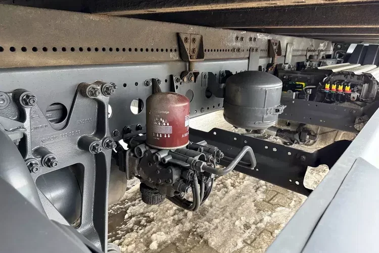 Mercedes ATEGO 1218 kontener 6.1m zdjęcie 14