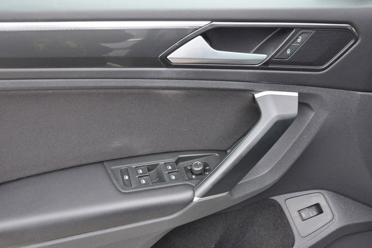 Volkswagen Tiguan 2.0TSI 180KM DSG 4Motion Highl Kamera El.Klapa Virtual Led 1wł SalonPL zdjęcie 10