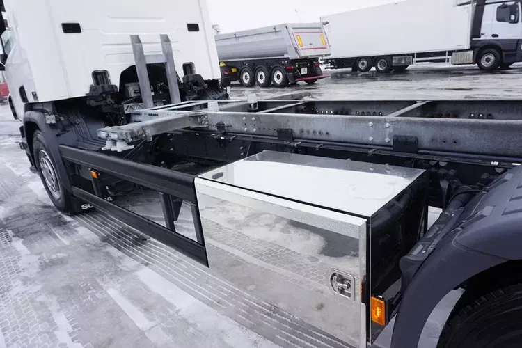 Scania / P 410 / ACC / E 6 / BDF + WINDA / 7.15 , 7.45, 7.82 M / OŚ SKRĘTNA zdjęcie 10