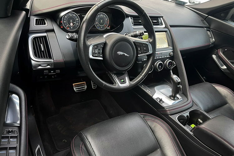 Jaguar E-Pace PANORAMA Chequered Flag 4x4 200KM GWARANCJA 1WŁ Kraj Bezwypadkowy F23% 4x2 zdjęcie 16