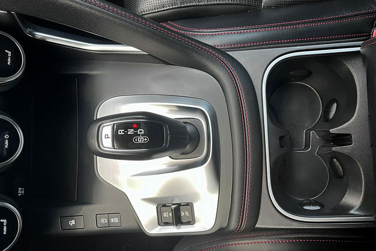 Jaguar E-Pace PANORAMA Chequered Flag 4x4 200KM GWARANCJA 1WŁ Kraj Bezwypadkowy F23% 4x2 zdjęcie 22