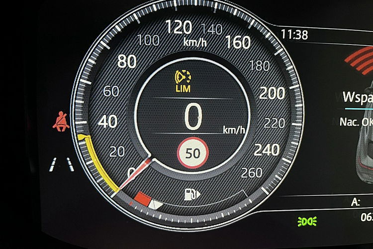 Jaguar E-Pace PANORAMA Chequered Flag 4x4 200KM GWARANCJA 1WŁ Kraj Bezwypadkowy F23% 4x2 zdjęcie 36