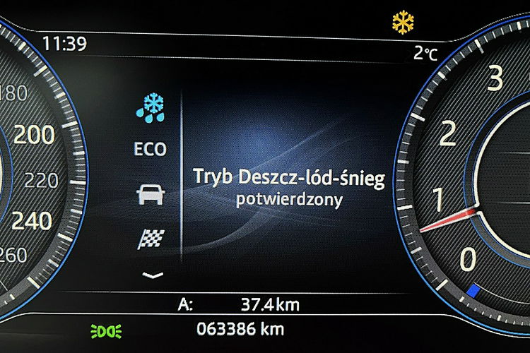 Jaguar E-Pace PANORAMA Chequered Flag 4x4 200KM GWARANCJA 1WŁ Kraj Bezwypadkowy F23% 4x2 zdjęcie 37