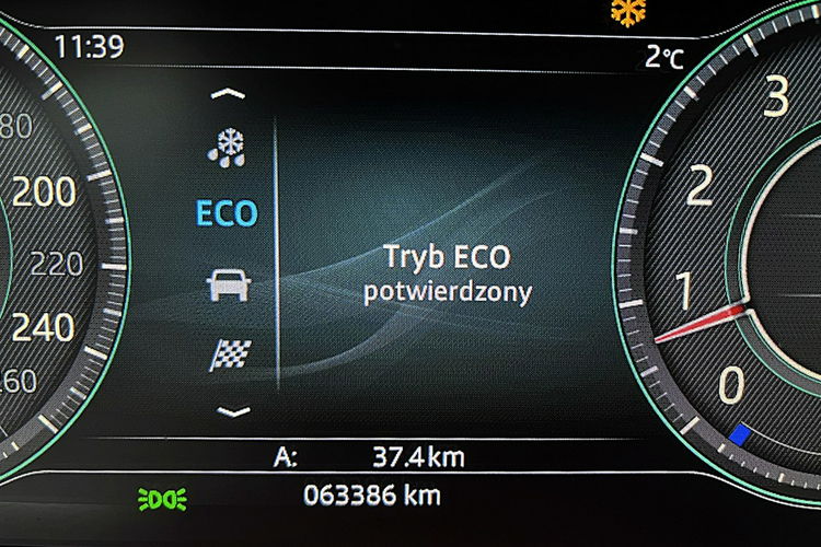 Jaguar E-Pace PANORAMA Chequered Flag 4x4 200KM GWARANCJA 1WŁ Kraj Bezwypadkowy F23% 4x2 zdjęcie 38