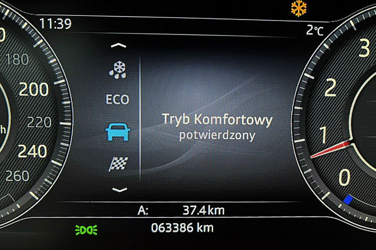 Jaguar E-Pace PANORAMA Chequered Flag 4x4 200KM GWARANCJA 1WŁ Kraj Bezwypadkowy F23% 4x2 zdjęcie 39