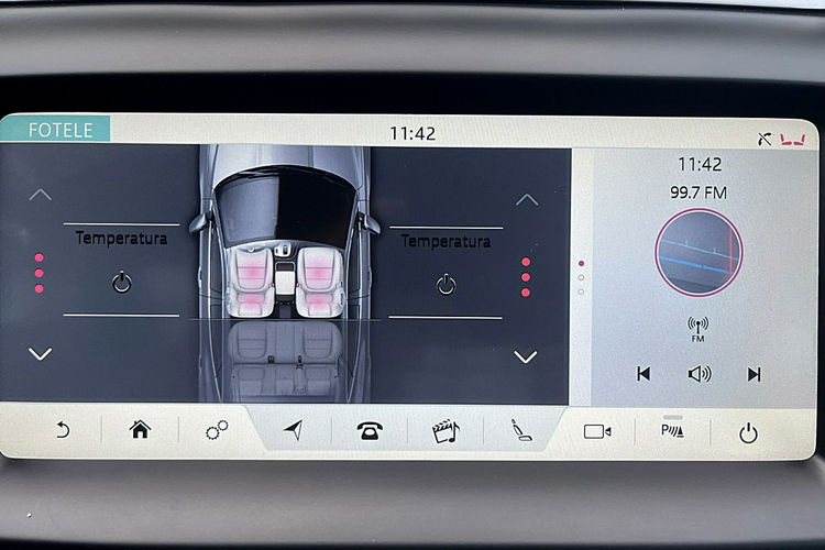 Jaguar E-Pace PANORAMA Chequered Flag 4x4 200KM GWARANCJA 1WŁ Kraj Bezwypadkowy F23% 4x2 zdjęcie 47