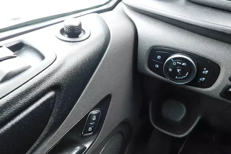 Ford Transit Custom zdjęcie 11