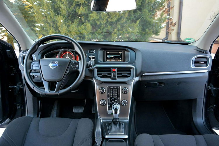 Volvo V40 Xenon Ledy Virtual Zegary Parktronik ASO Alu16 zdjęcie 24
