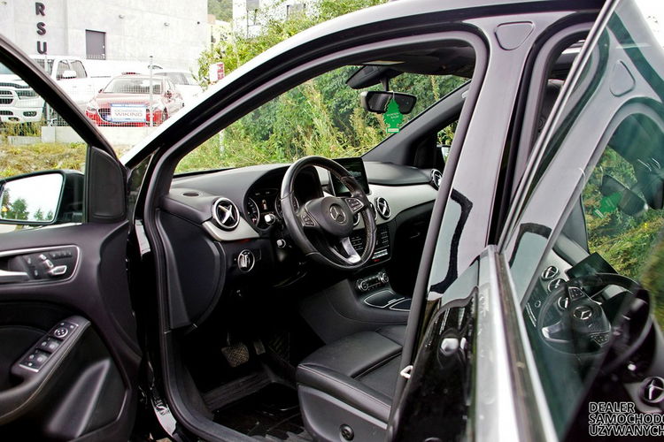 Mercedes B 250 2.0 211KM 4Matic Aut. Skóra Panorama Kamera El. fotele Bi xenon + LED zdjęcie 15