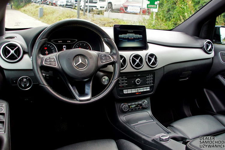 Mercedes B 250 2.0 211KM 4Matic Aut. Skóra Panorama Kamera El. fotele Bi xenon + LED zdjęcie 20