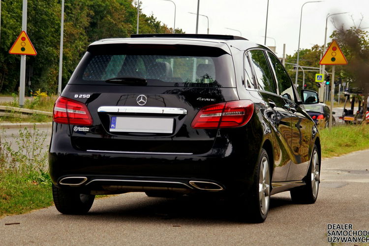 Mercedes B 250 2.0 211KM 4Matic Aut. Skóra Panorama Kamera El. fotele Bi xenon + LED zdjęcie 4