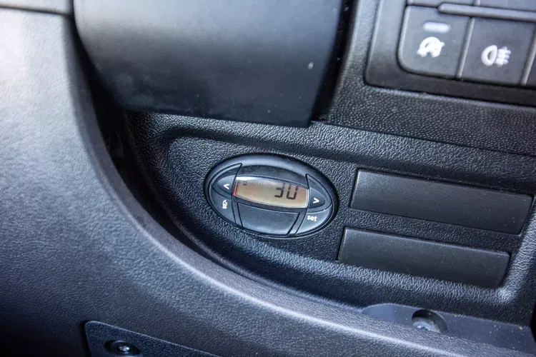 Peugeot Boxer 165KM 8ep KONTENER + WINDA dHollandia 750kg zdjęcie 12