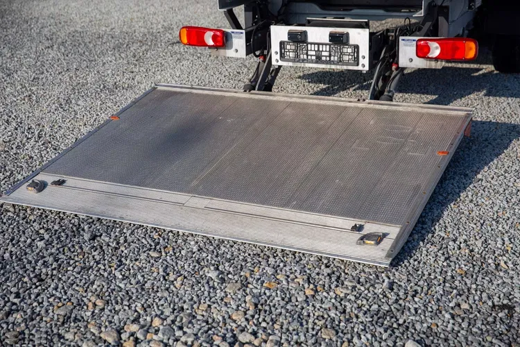 Peugeot Boxer 165KM 8ep KONTENER + WINDA dHollandia 750kg zdjęcie 8