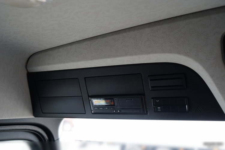 Mercedes  AROCS 3243 / 8x4 / WYWROTKA  DWUSTRONNA 6.1 M / HYDROBURTA / AUTOMAT / EURO 6 zdjęcie 44