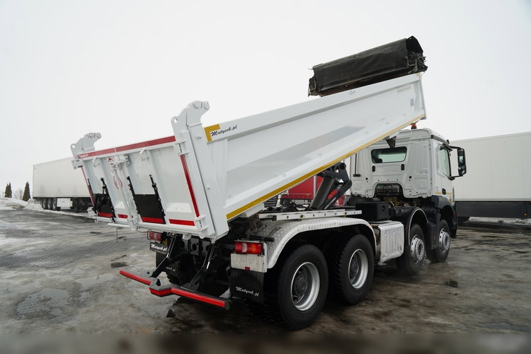 Mercedes  AROCS 3243 / 8x4 / WYWROTKA  DWUSTRONNA 6.1 M / HYDROBURTA / AUTOMAT / EURO 6 zdjęcie 4