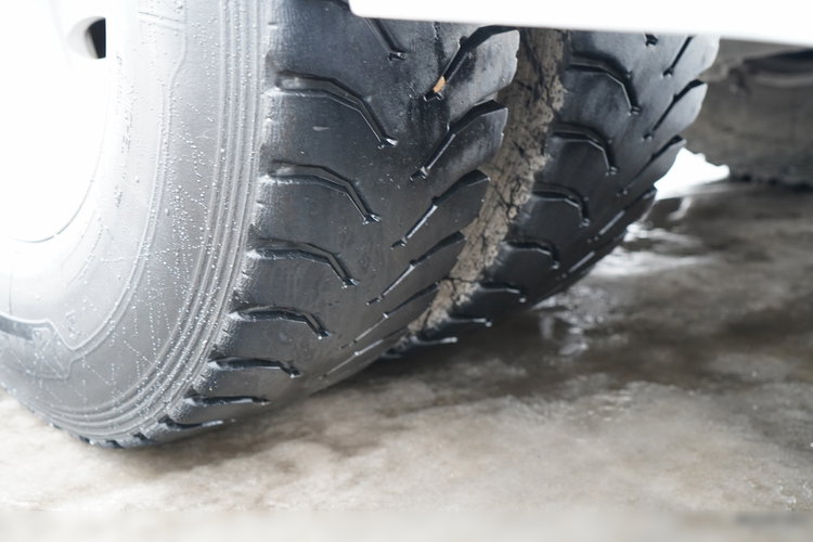 Volvo FMX 410 / 8x4 / GRUSZKA 9m3 / BETONOMIESZARKA / LIEBHERR / ALUFELGI / EURO 6 zdjęcie 24