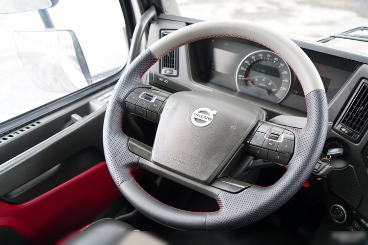 Volvo FMX 410 / 8x4 / GRUSZKA 9m3 / BETONOMIESZARKA / LIEBHERR / ALUFELGI / EURO 6 zdjęcie 32