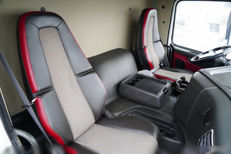 Volvo FMX 410 / 8x4 / GRUSZKA 9m3 / BETONOMIESZARKA / LIEBHERR / ALUFELGI / EURO 6 zdjęcie 39