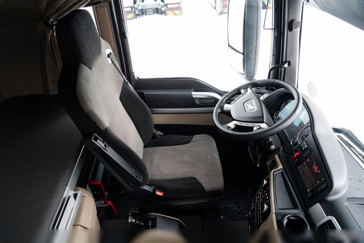 MAN TGS 18.470 / RETARDER / PEŁNY ADR / KLIMA POSTOJOWA / NAVI / ALUFELGI  zdjęcie 28