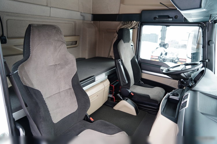 MAN TGS 18.470 / RETARDER / PEŁNY ADR / KLIMA POSTOJOWA / NAVI / ALUFELGI  zdjęcie 37