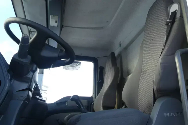 TGM 18.330 / 4x4 / MANUAL / HDS HIAB 122-2 DUO / zdjęcie 18