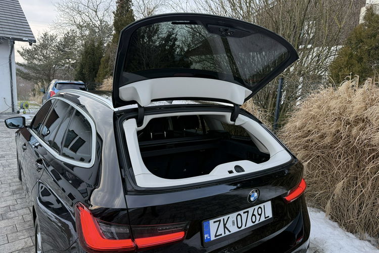 BMW 320 Bardzo zadbana zdjęcie 10