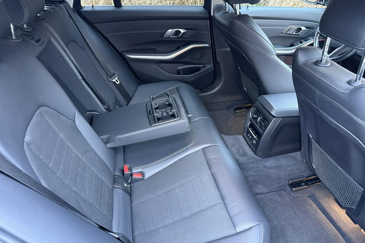 BMW 320 Bardzo zadbana zdjęcie 3