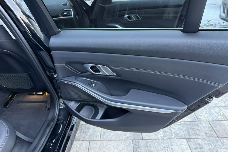 BMW 320 Bardzo zadbana zdjęcie 34