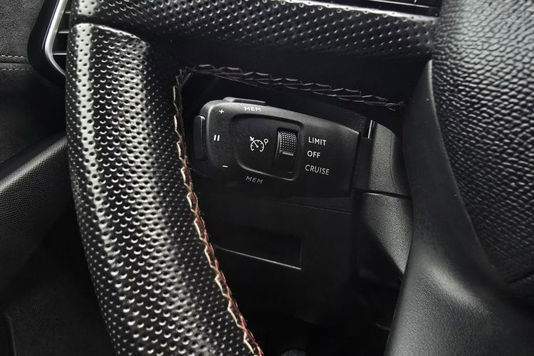 DS Automobiles DS 7 Crossback 1.5 BlueHDi Performance / Bezwypadkowy / I-właściciel zdjęcie 30