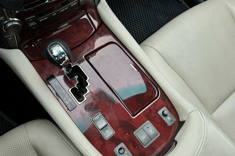 Lexus LS 4.6 benz. 381KM Kamera /Mark Levinson/Wentyle Szyber Dociągi Bi xenon zdjęcie 19
