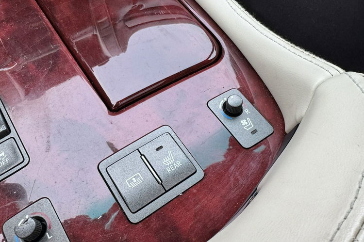 Lexus LS 4.6 benz. 381KM Kamera /Mark Levinson/Wentyle Szyber Dociągi Bi xenon zdjęcie 7