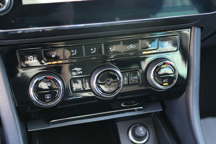 Skoda Superb Ambition DSG Nawigacja Gwarancja Virtual zdjęcie 22