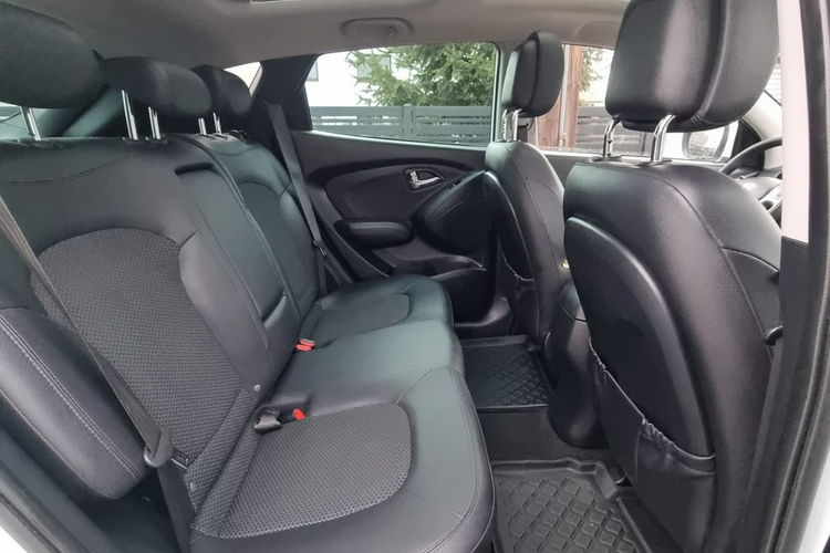 Hyundai ix35 2.0 Benzyna 163km / Bezwypadkowy / Panorama / Skóra / Klimatronik zdjęcie 14