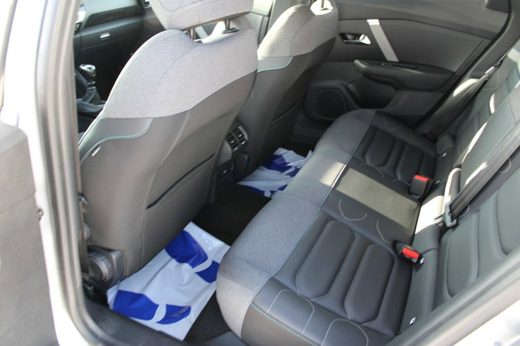 Citroen C4 SHINE 1.5D Skóra Salon Polska netto 48699 PLN Gwarancja zdjęcie 11