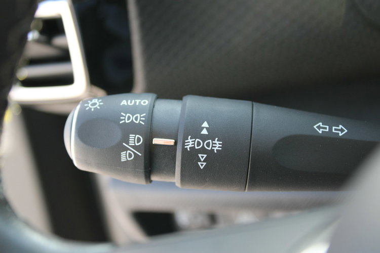 Citroen C4 SHINE 1.5D Skóra Salon Polska netto 48699 PLN Gwarancja zdjęcie 19