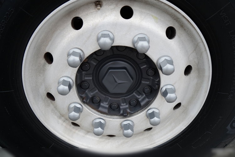 Magyar / CYSTERNA SPOŻYWCZA / 30 000 L / OŚ PODNOSZONA / OŚ SKRĘTNA /  zdjęcie 23