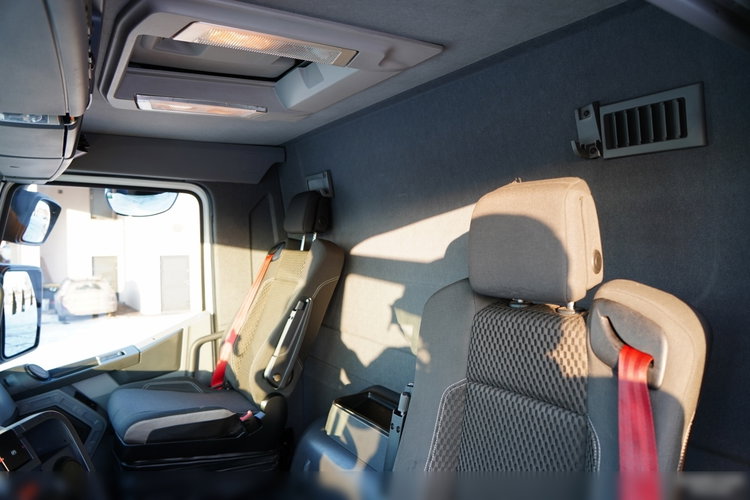 Renault T 430 / 6x2 / CHŁODNIA -9 M / AGREGAT CARRIER SUPRA 1250 / WINDA ZAŁADOWCZA  / ROLETA / OŚ PODNOSZONA / SKRĘTNA zdjęcie 28