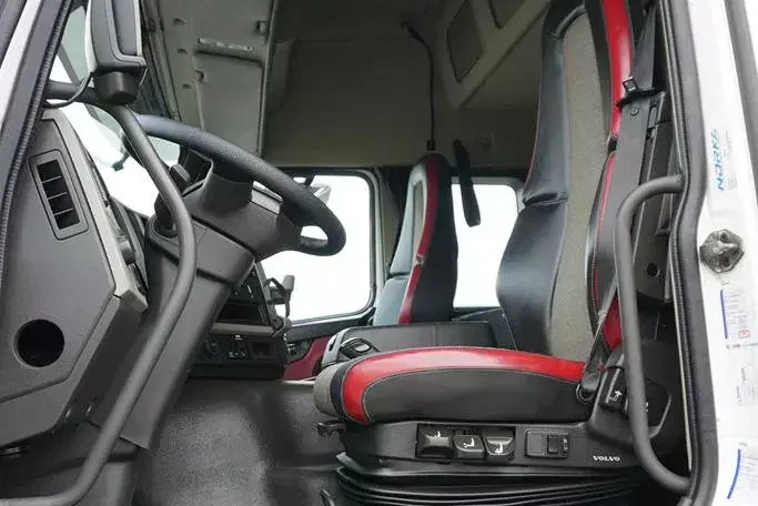 Volvo FM / 460 / E 6 / IZOTERMA + WINDA / 22 PALETY / DŁ 9.1 M / ŁAD. 14 345 KG zdjęcie 7