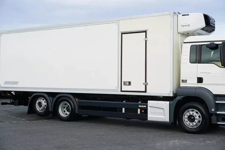MAN TGS / 26.360 / EURO 6 / CHŁODNIA + WINDA / 20 PALET zdjęcie 16