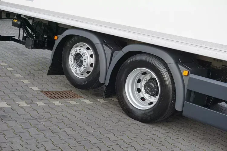 MAN TGS / 26.360 / EURO 6 / CHŁODNIA + WINDA / 20 PALET zdjęcie 19