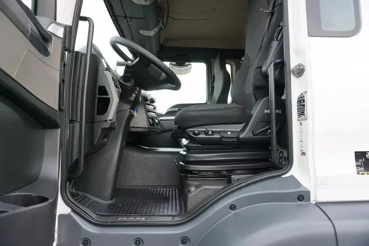 MAN TGS / 26.360 / EURO 6 / CHŁODNIA + WINDA / 20 PALET zdjęcie 39