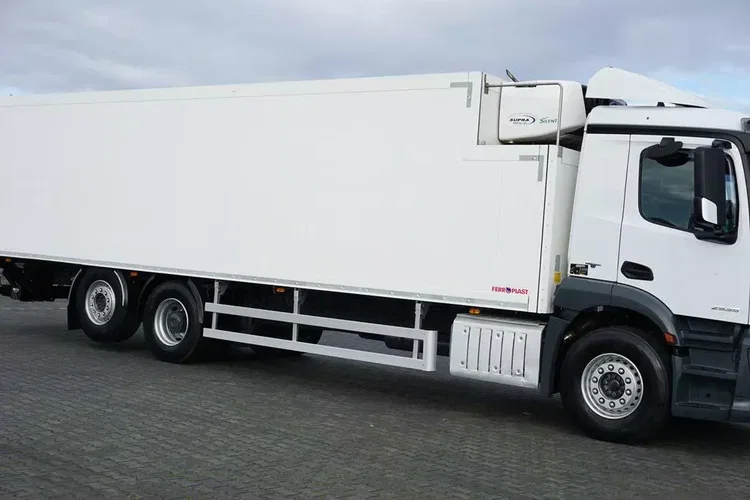 Mercedes ANTOS / 2535 / EURO 6 / CHŁODNIA + WINDA / 23 PALETY / OŚ SKRĘTNA zdjęcie 15