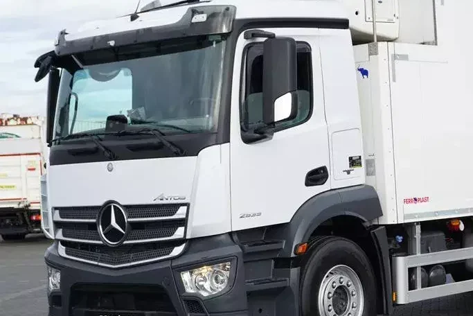 Mercedes ANTOS / 2535 / EURO 6 / CHŁODNIA + WINDA / 23 PALETY / OŚ SKRĘTNA zdjęcie 20