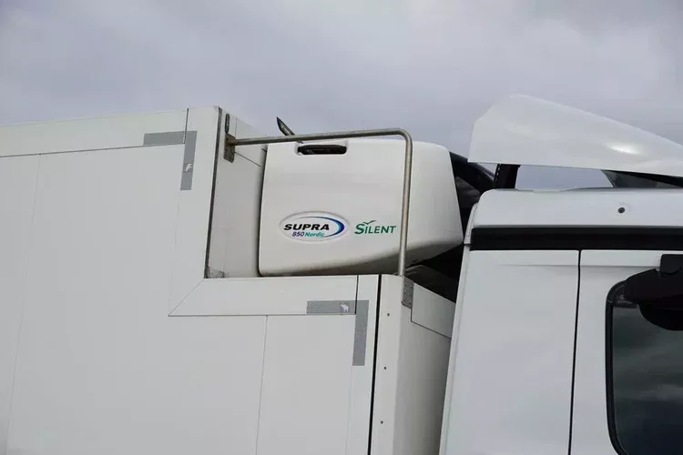 Mercedes ANTOS / 2535 / EURO 6 / CHŁODNIA + WINDA / 23 PALETY / OŚ SKRĘTNA zdjęcie 28