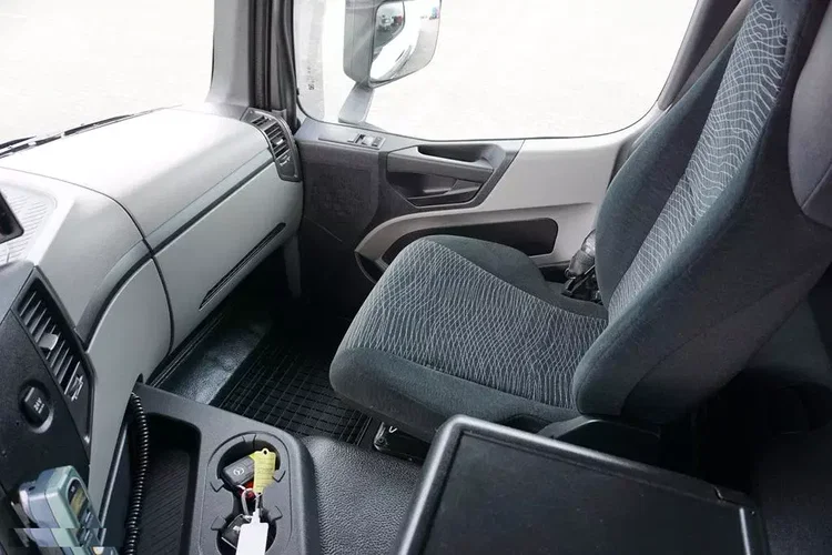 Mercedes ANTOS / 2535 / EURO 6 / CHŁODNIA + WINDA / 23 PALETY / OŚ SKRĘTNA zdjęcie 35