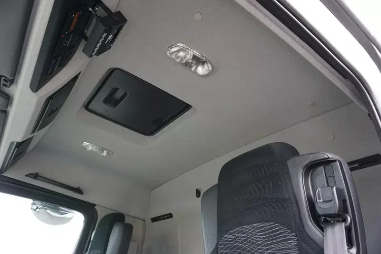 Mercedes ANTOS / 2535 / EURO 6 / CHŁODNIA + WINDA / 23 PALETY / OŚ SKRĘTNA zdjęcie 37