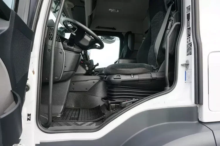 Mercedes ANTOS / 2535 / EURO 6 / CHŁODNIA + WINDA / 23 PALETY / OŚ SKRĘTNA zdjęcie 38
